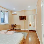 Charming 4 Bedroom In Chiado Lisboa