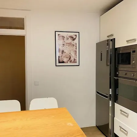 Charming 4 Bedroom In Chiado Lisbona