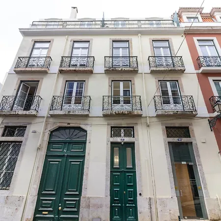 Apartament Charming 4 Bedroom In Chiado *