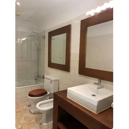 Appartement Charming 4 Bedroom In Chiado Lissabon