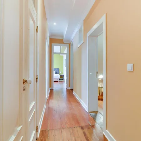 아파트 Charming 4 Bedroom In Chiado