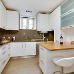 Charming 4 Bedroom In Chiado شقة *