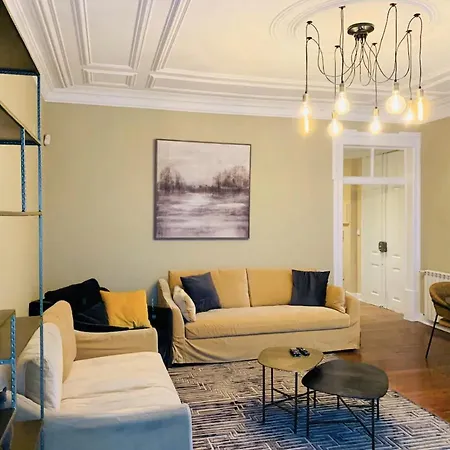 Apartamento Charming 4 Bedroom In Chiado Lisboa