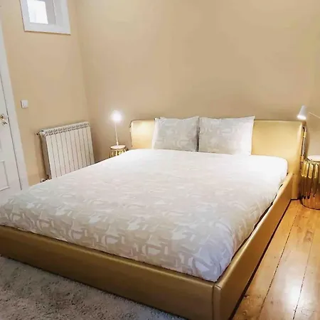 Apartamento Charming 4 Bedroom In Chiado Lisboa